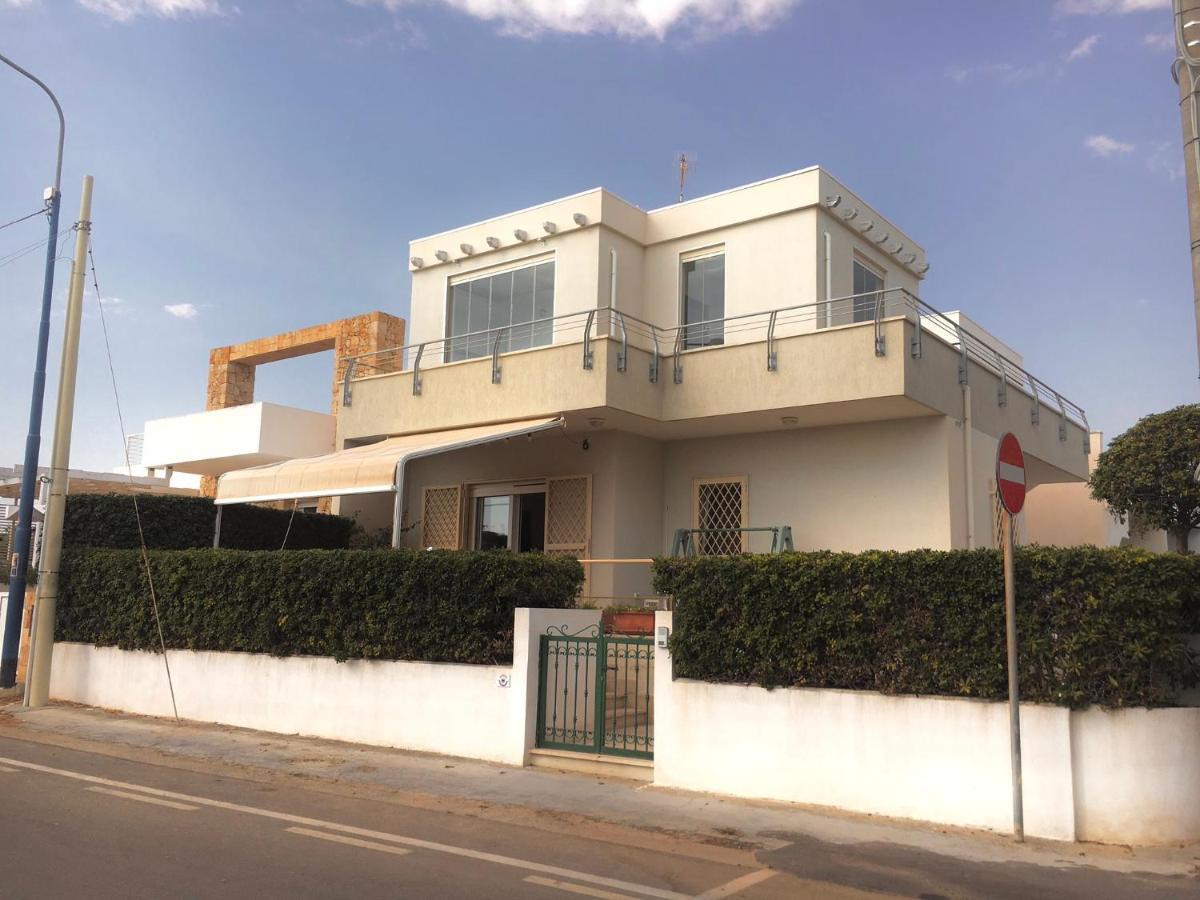 Villetta Frontemare Torre Suda Salento Екстер'єр фото
