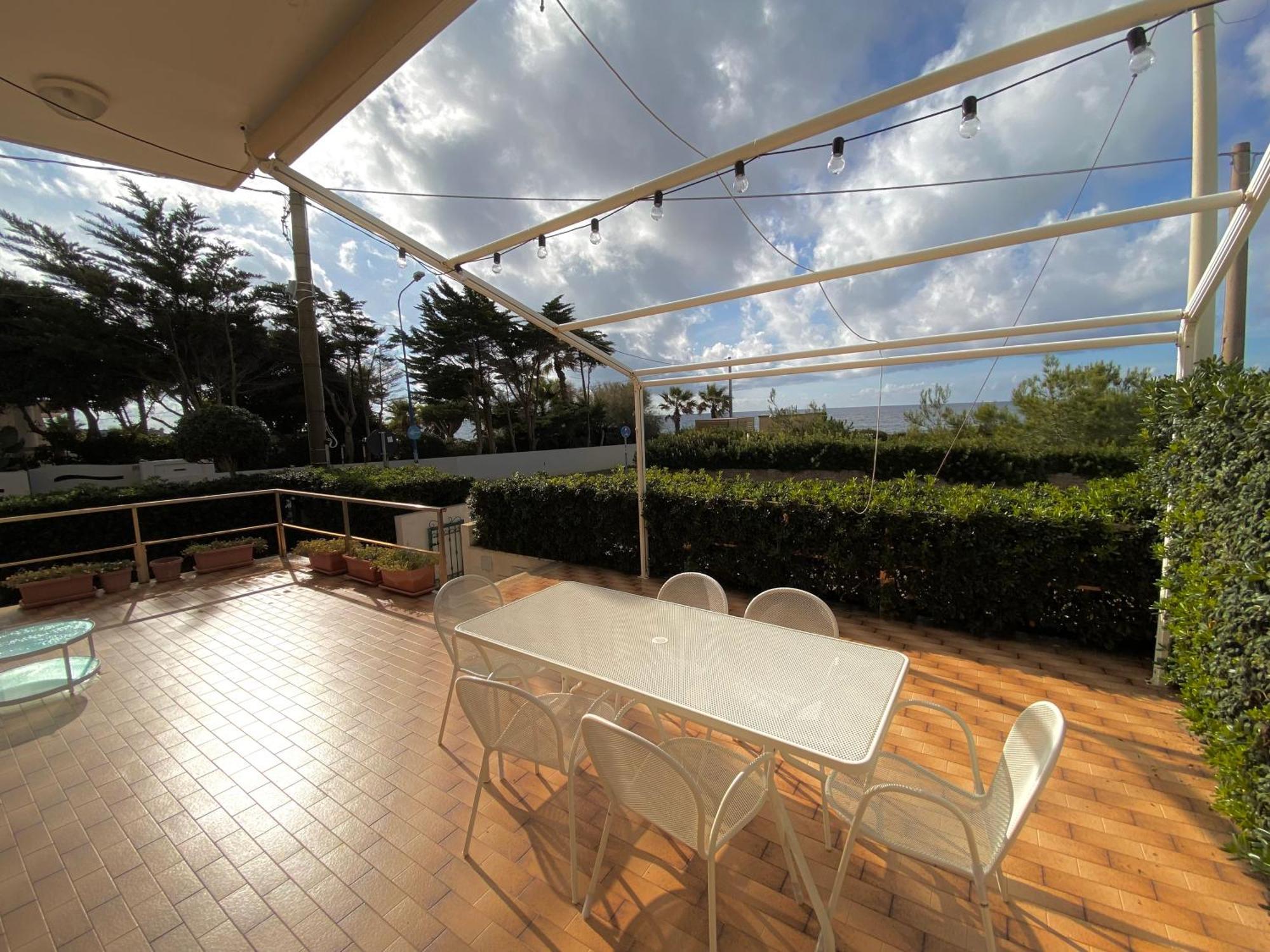 Villetta Frontemare Torre Suda Salento Екстер'єр фото